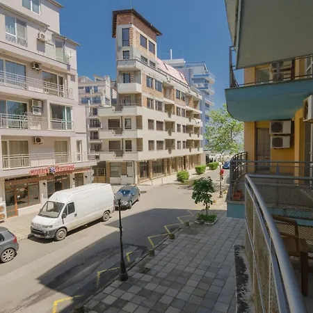 бети Apartament *